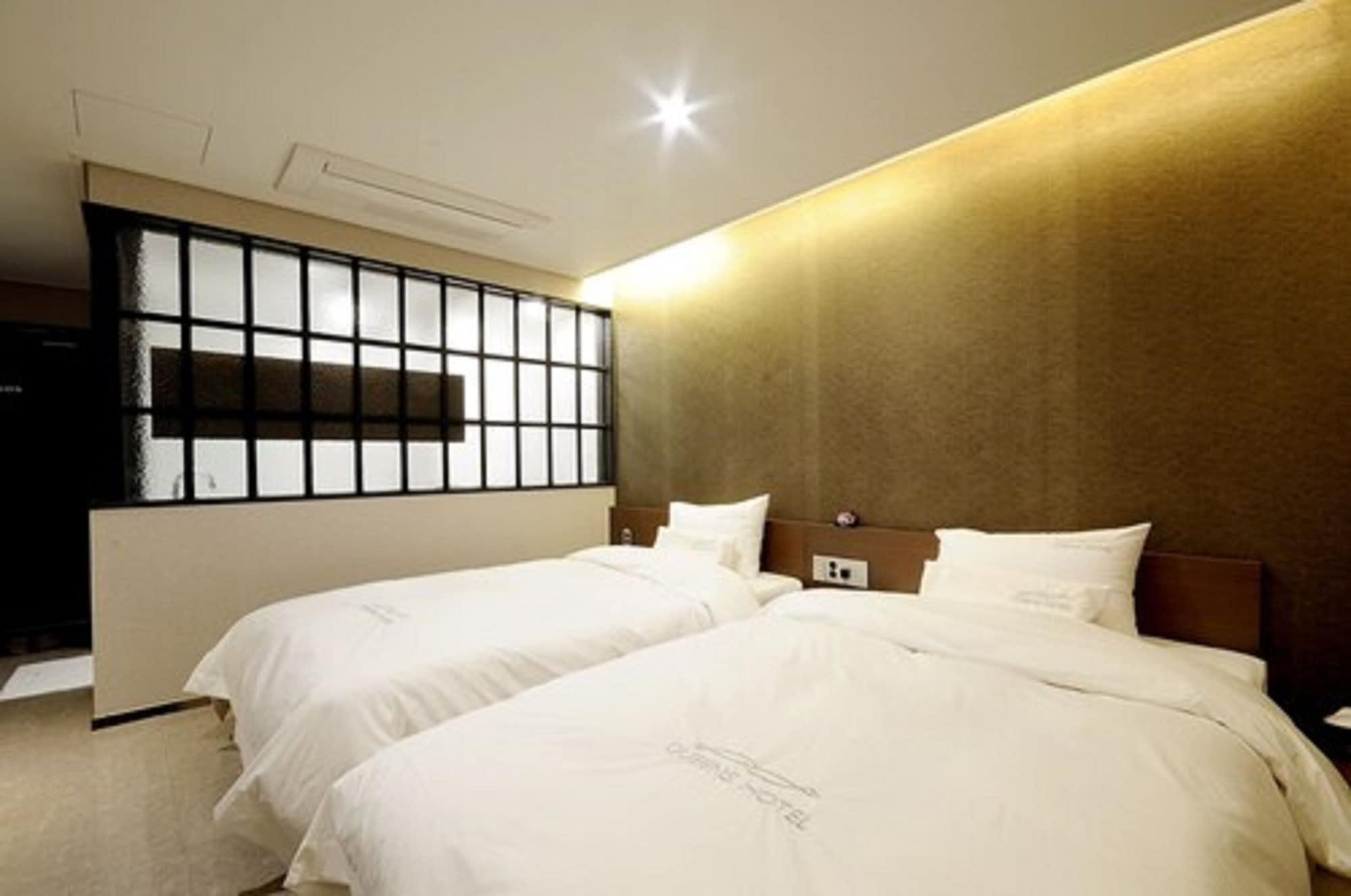 Queens Hotel Seomyeon Пусан Экстерьер фото