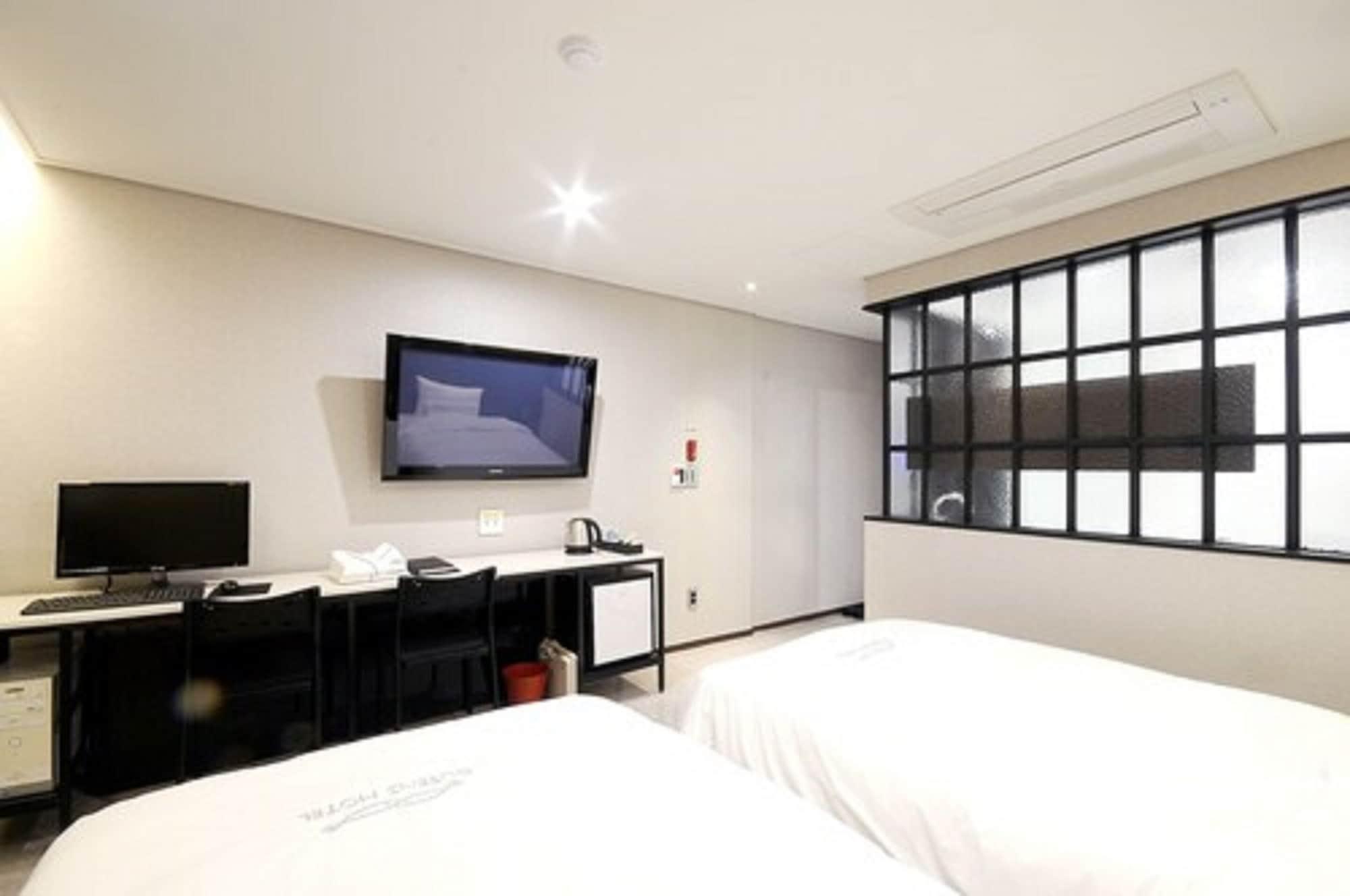 Queens Hotel Seomyeon Пусан Экстерьер фото
