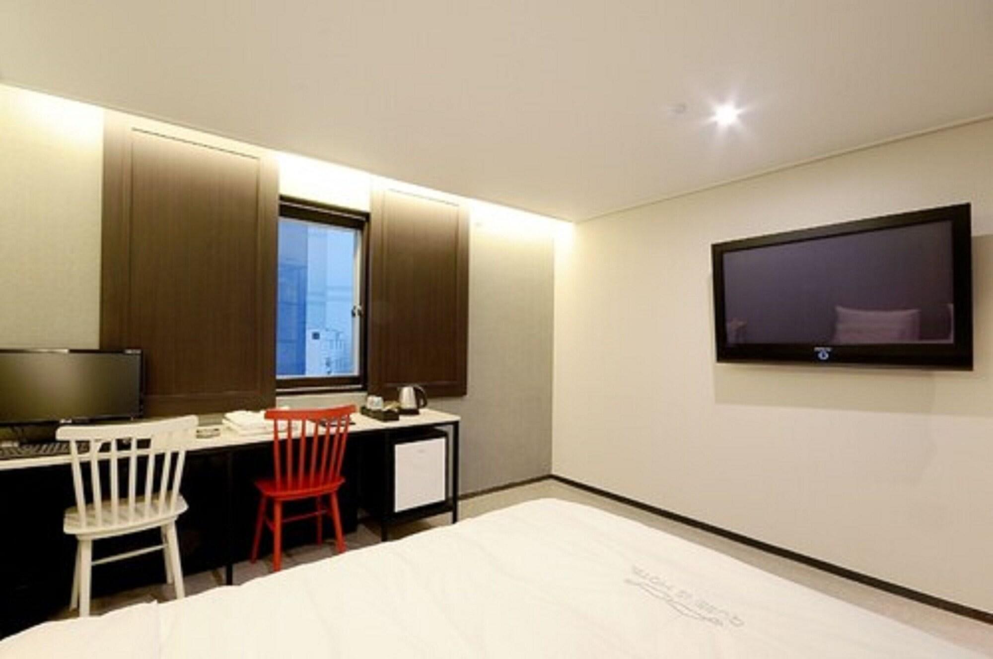 Queens Hotel Seomyeon Пусан Экстерьер фото