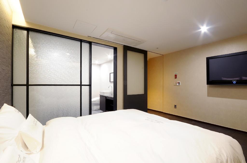 Queens Hotel Seomyeon Пусан Экстерьер фото