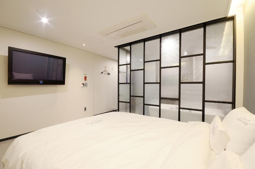 Queens Hotel Seomyeon Пусан Экстерьер фото