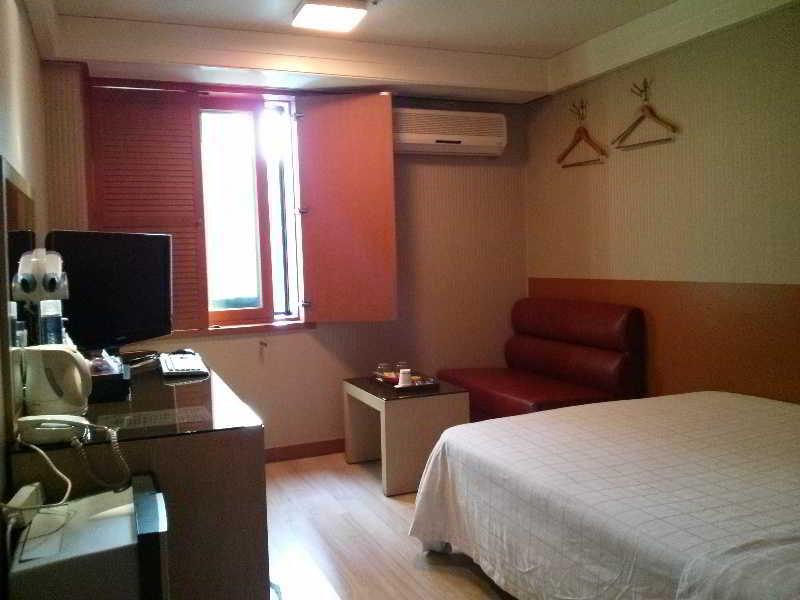 Queens Hotel Seomyeon Пусан Экстерьер фото