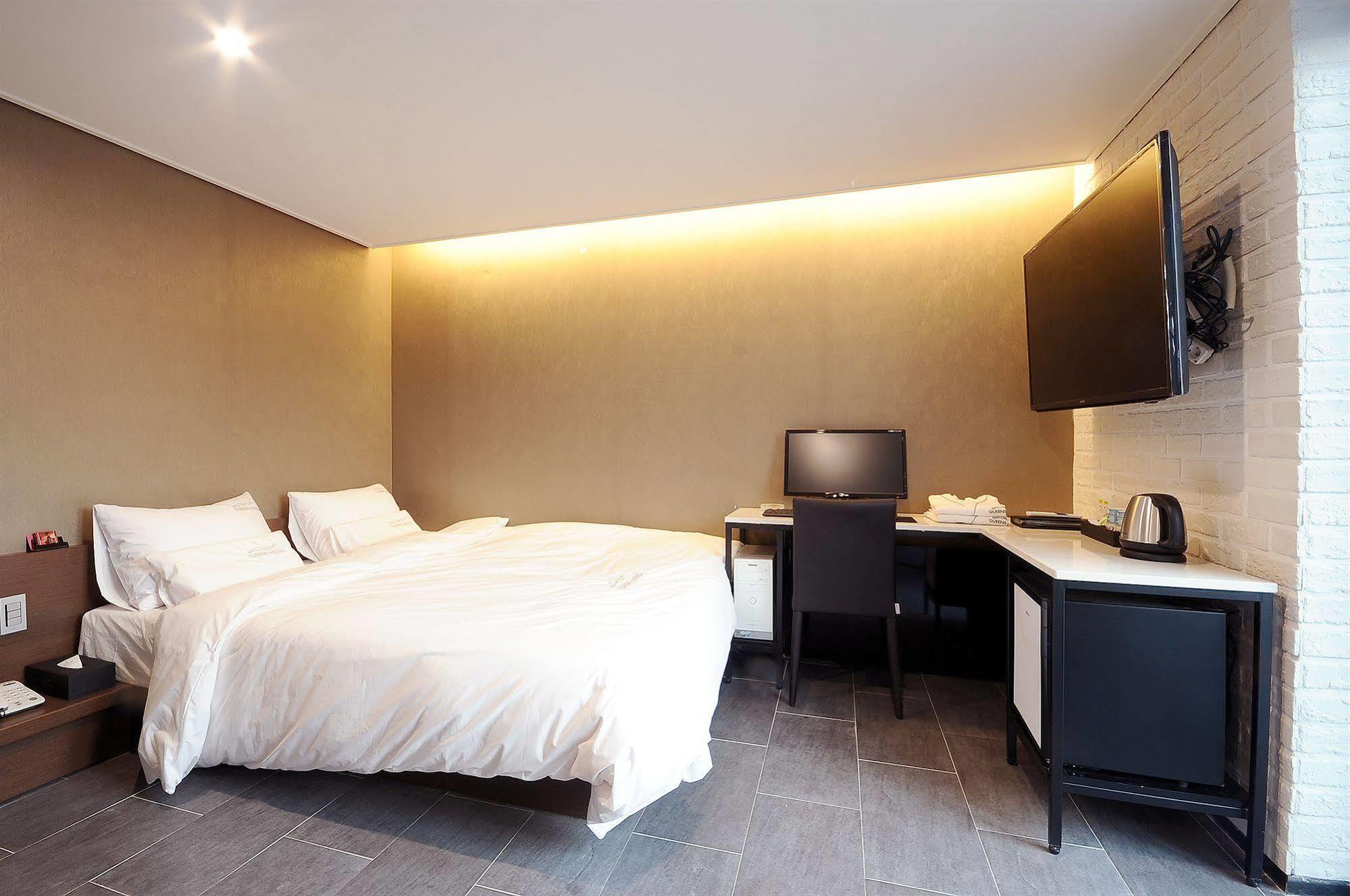 Queens Hotel Seomyeon Пусан Экстерьер фото