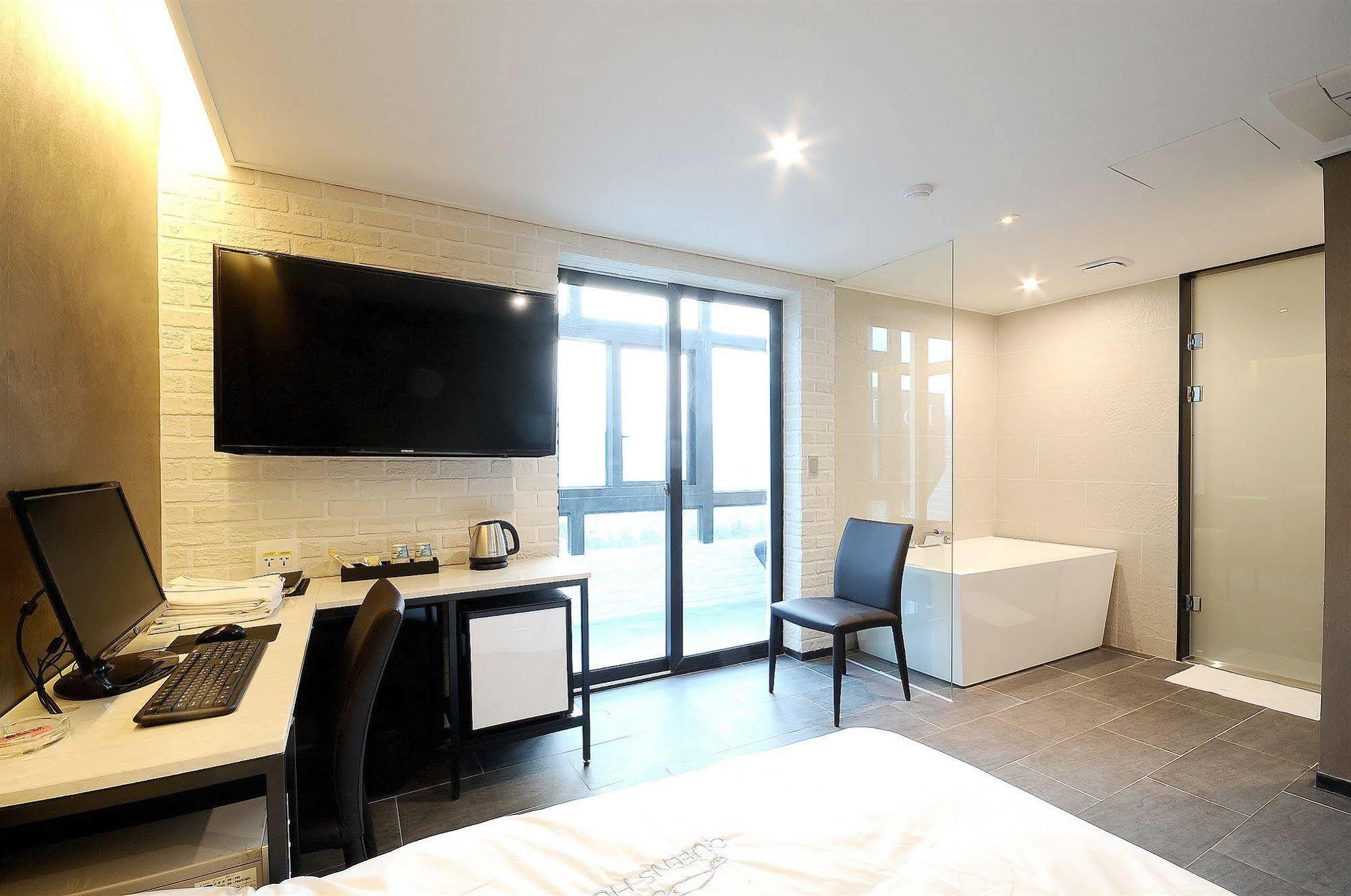 Queens Hotel Seomyeon Пусан Экстерьер фото