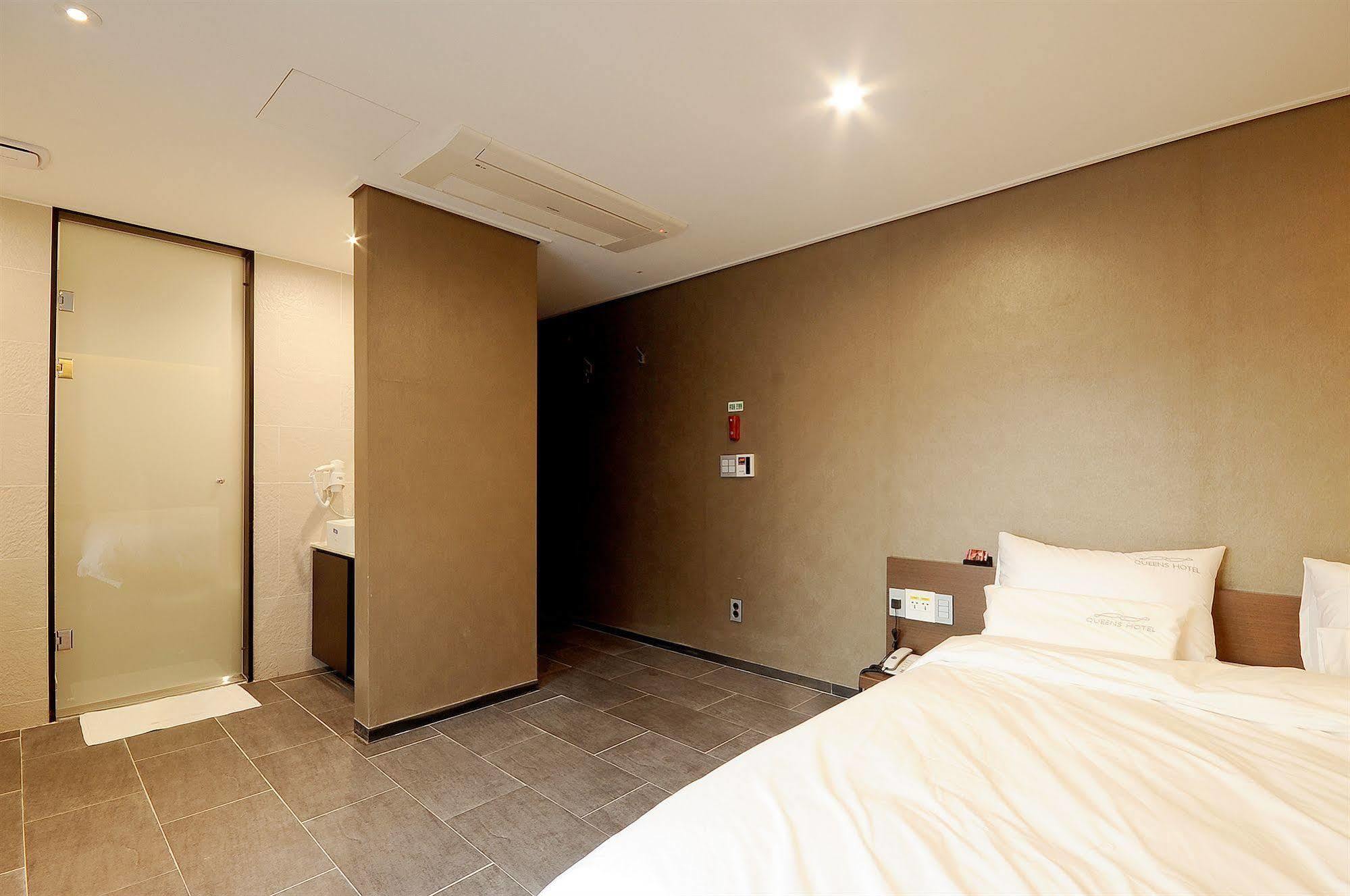 Queens Hotel Seomyeon Пусан Экстерьер фото