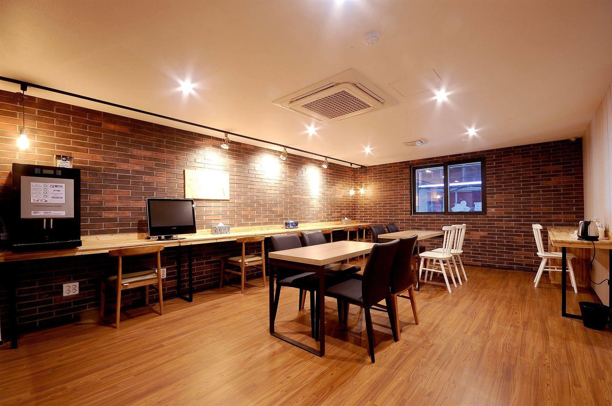 Queens Hotel Seomyeon Пусан Экстерьер фото