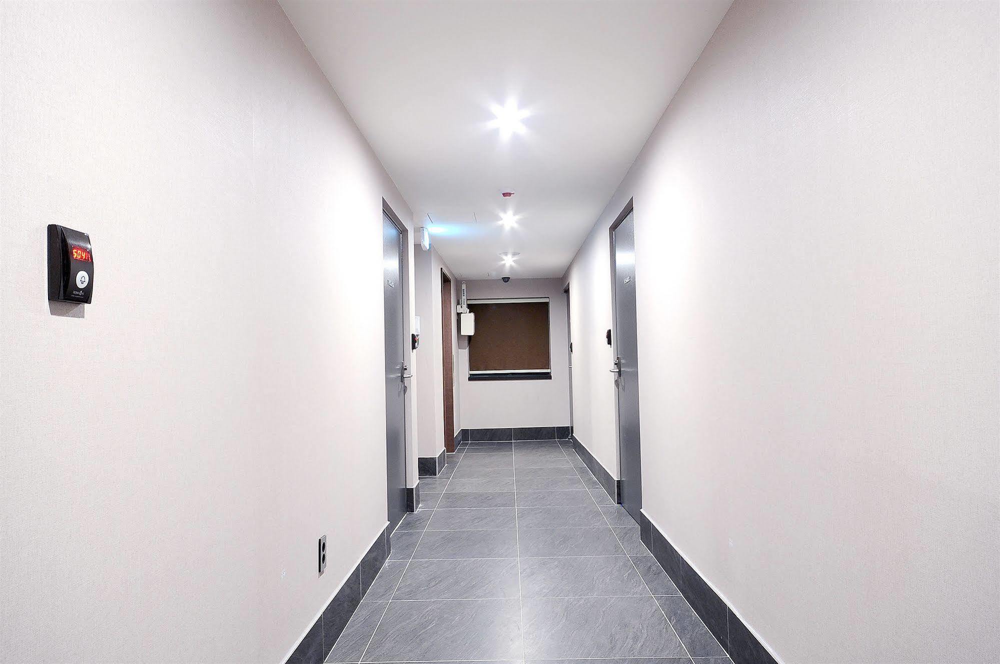 Queens Hotel Seomyeon Пусан Экстерьер фото